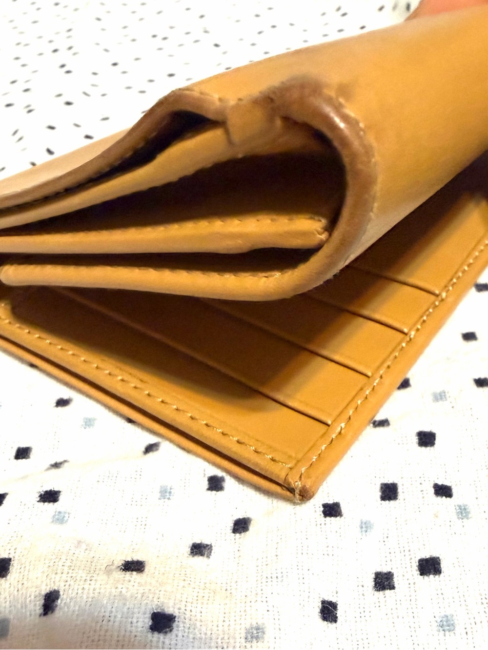 Vintage COACH British Tan Leather Trifold Wallet - Unisex Heritage Piece - Picture 8 of 11